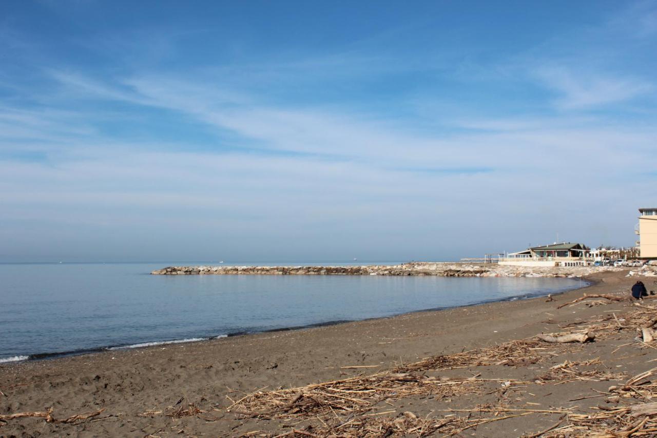 Hotel Massimo Marina di Cecina Esterno foto