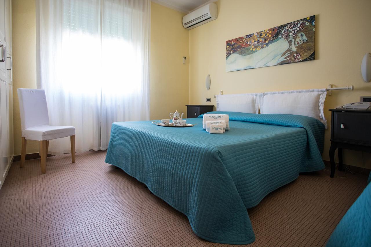 Hotel Massimo Marina di Cecina Esterno foto