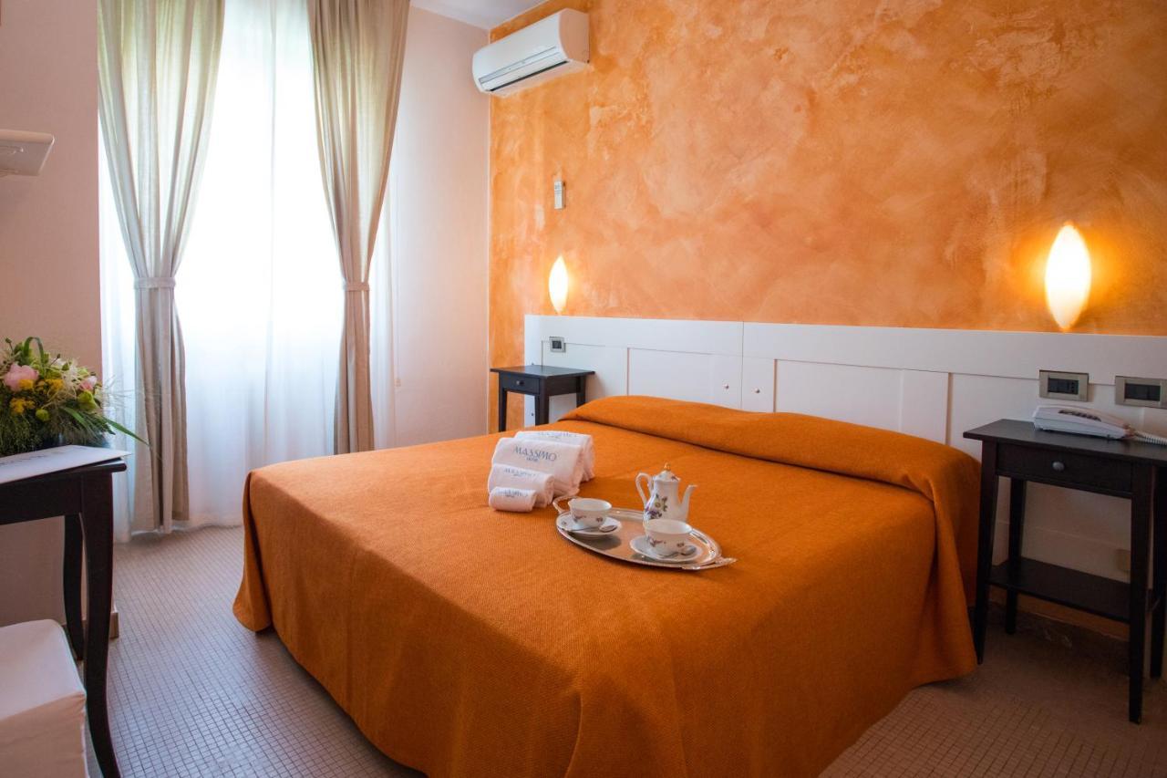 Hotel Massimo Marina di Cecina Esterno foto