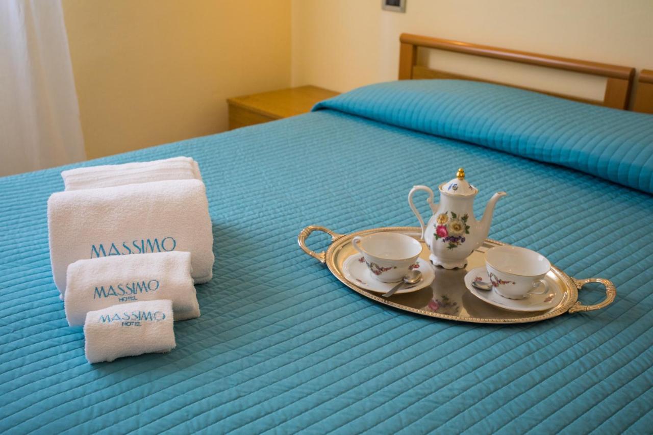 Hotel Massimo Marina di Cecina Esterno foto