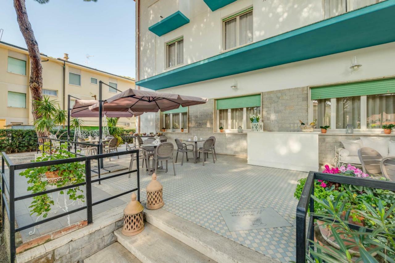 Hotel Massimo Marina di Cecina Esterno foto