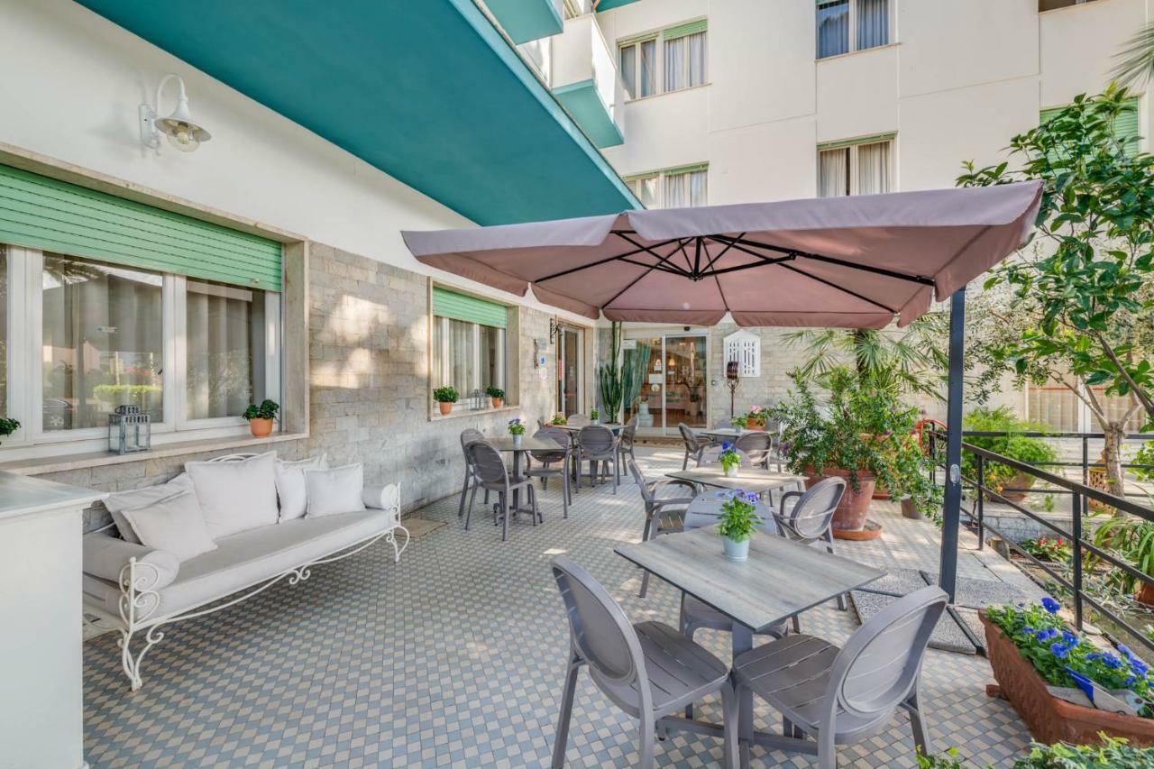 Hotel Massimo Marina di Cecina Esterno foto