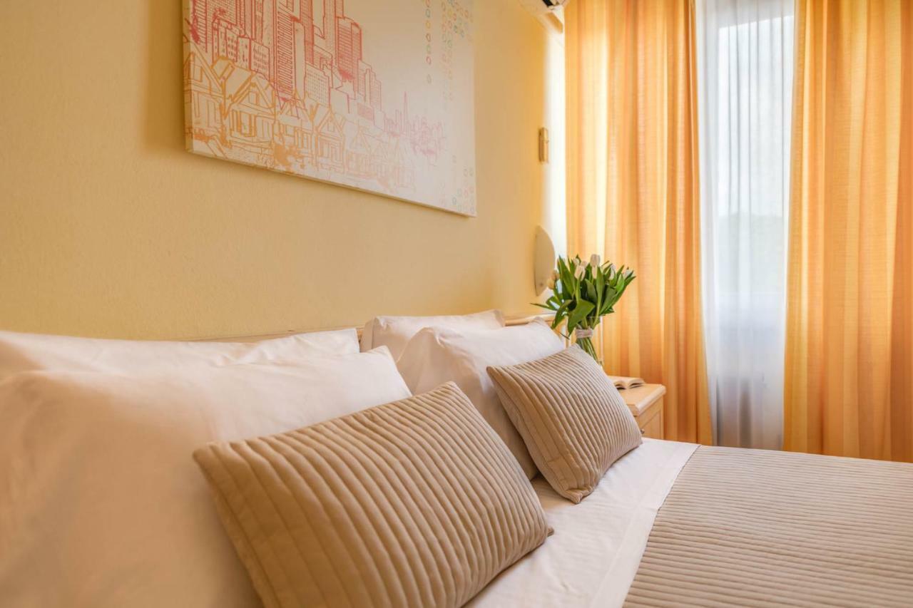 Hotel Massimo Marina di Cecina Esterno foto