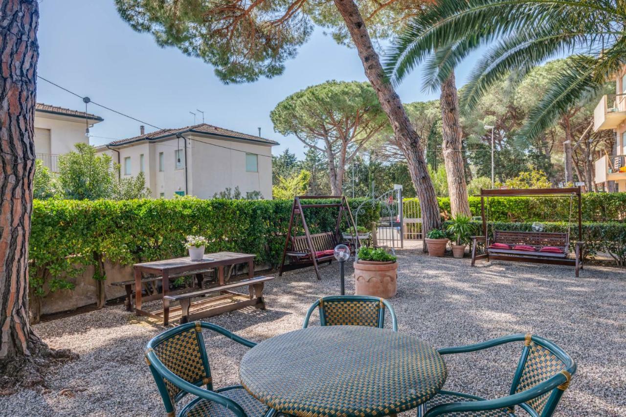 Hotel Massimo Marina di Cecina Esterno foto