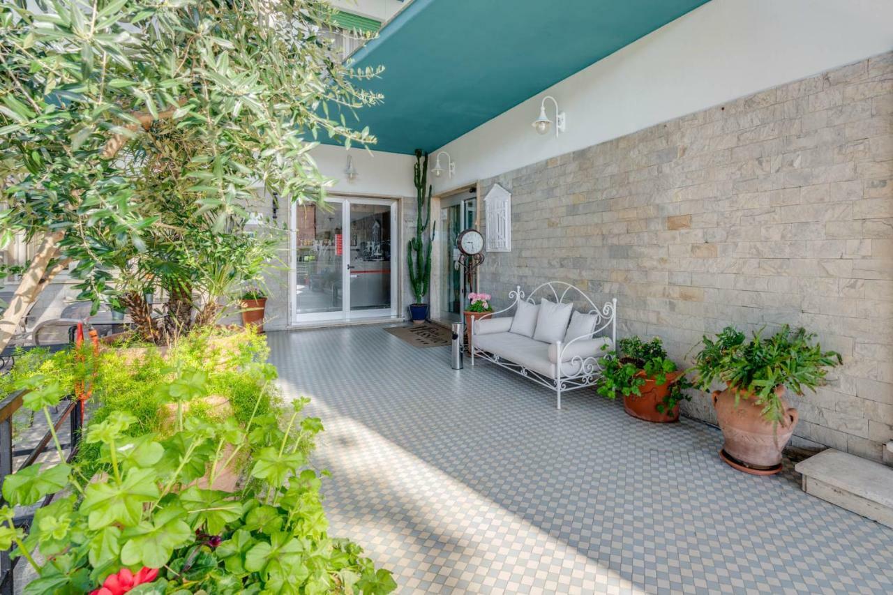 Hotel Massimo Marina di Cecina Esterno foto