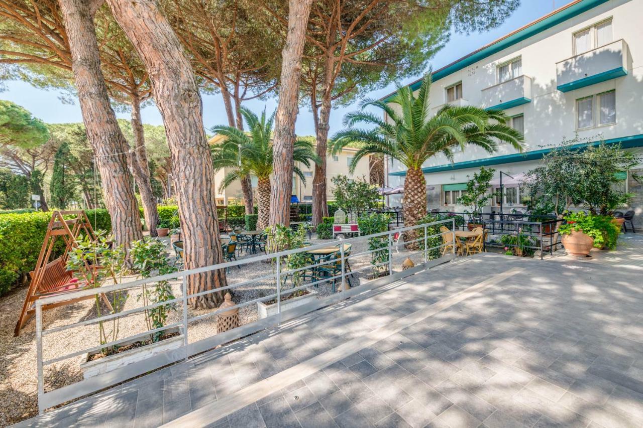 Hotel Massimo Marina di Cecina Esterno foto