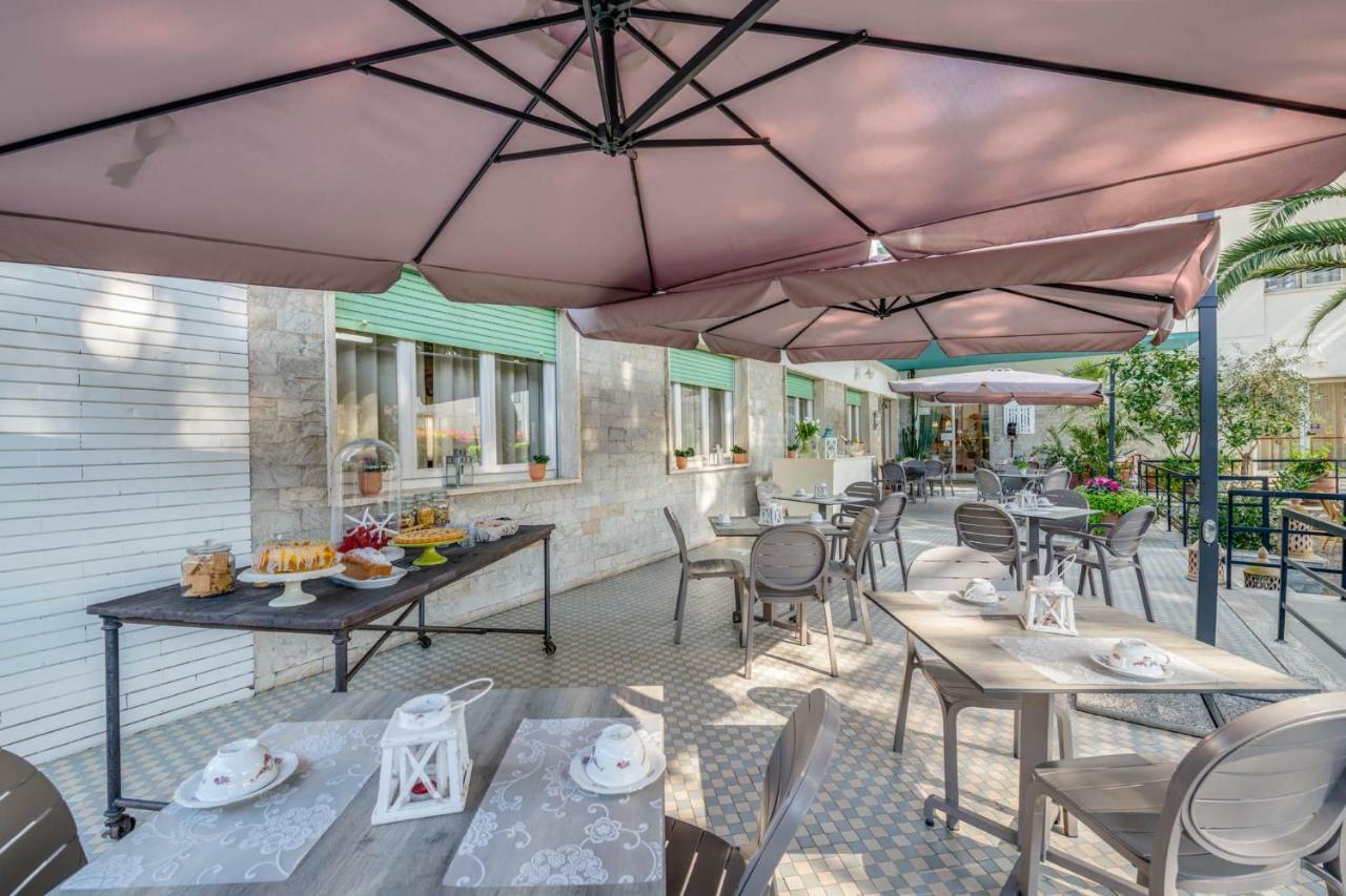 Hotel Massimo Marina di Cecina Esterno foto