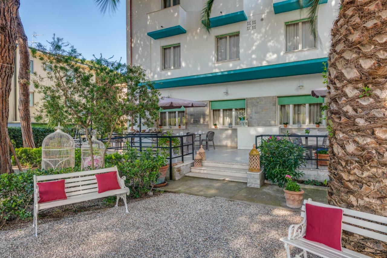 Hotel Massimo Marina di Cecina Esterno foto