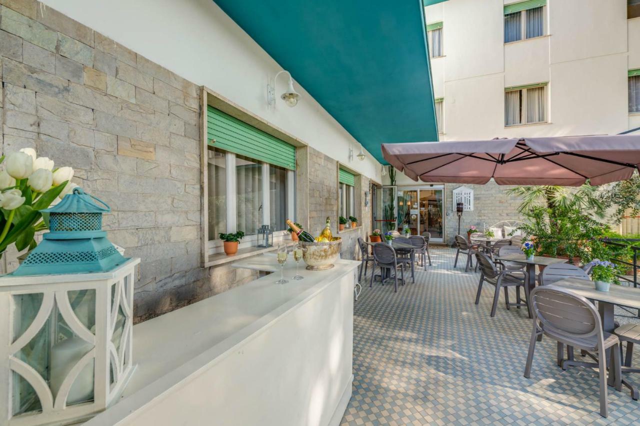 Hotel Massimo Marina di Cecina Esterno foto