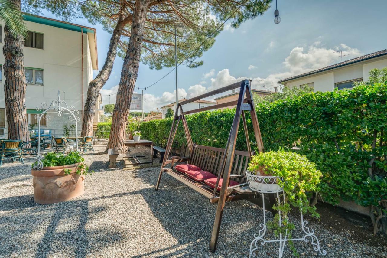 Hotel Massimo Marina di Cecina Esterno foto