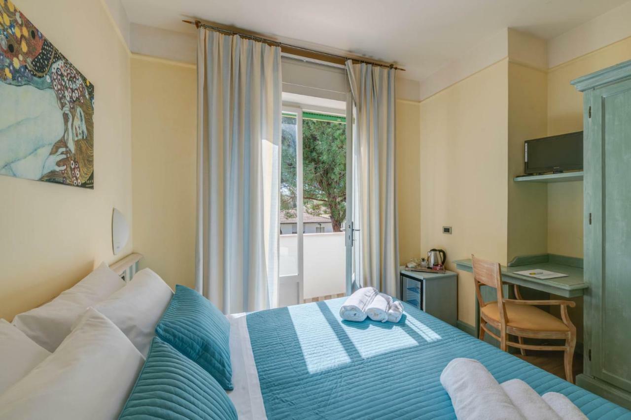Hotel Massimo Marina di Cecina Esterno foto
